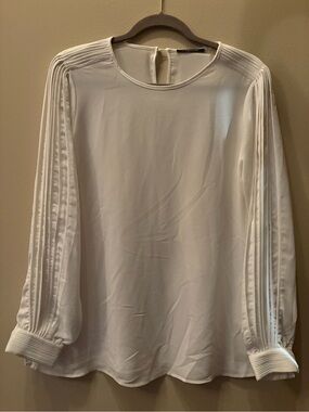 TTAHARI White Blouse with Pleated Sleeves with Button Back Top